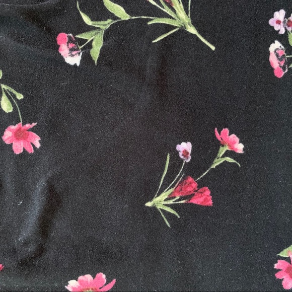 Off the Shoulder Black Floral Top - Picture 4 of 6